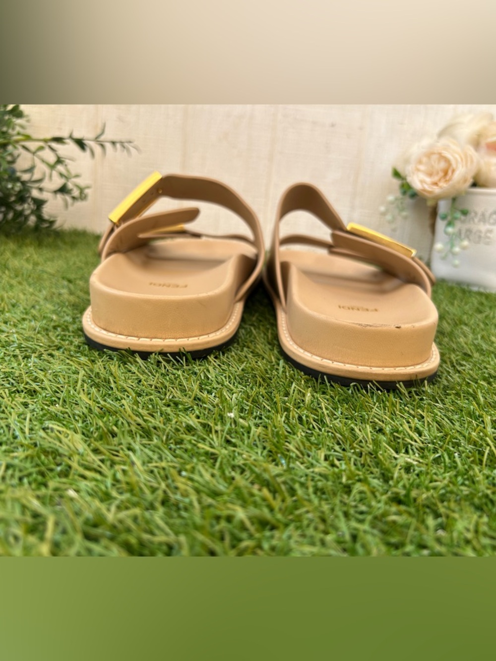 Fendi
F Buckle Leather Slide Sandals
$995
Color:BEIGE
Gently used
9.5B / 39.5EU - Picture 15 of 16